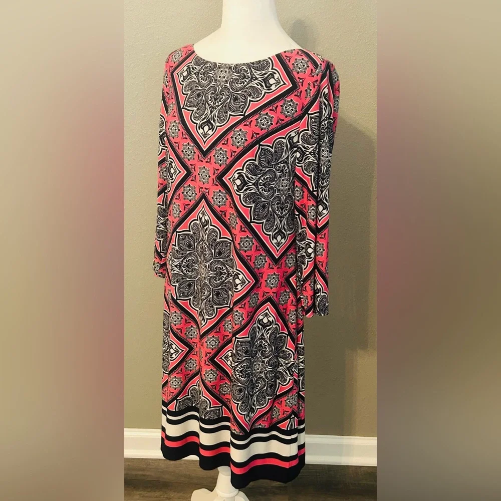 VINCE CAMUTO Pink and Navy Mandala Dress Size 12 Excellent Condition - Picture 6 of 12